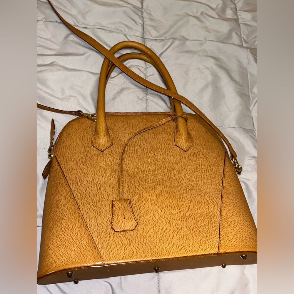 Pebbled Leather Structured Tote – Tan/Camel
